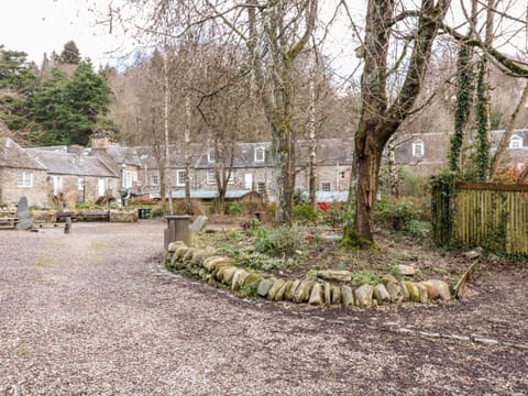 Cottage | Property grounds