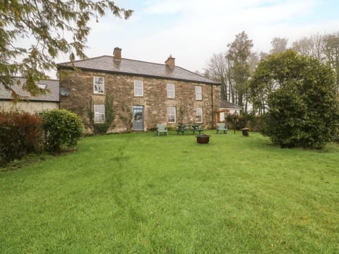 Cottage | Property grounds