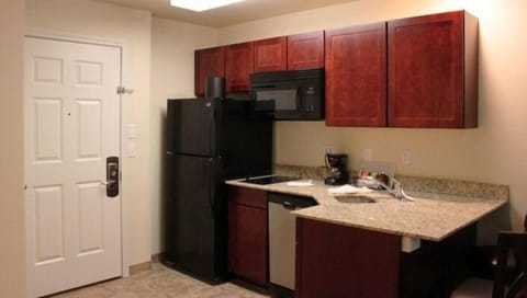 Studio Suite (Must Check-In Before 9 PM) | Private kitchen | Full-size fridge, microwave, stovetop, dishwasher