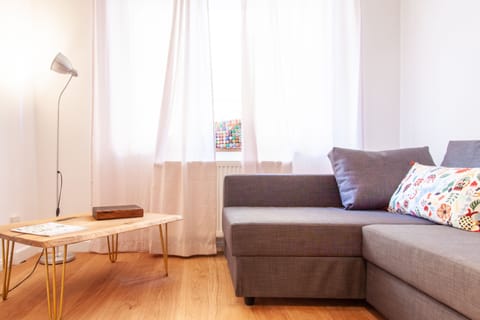 Comfort Apartment | Living room | Flat-screen TV