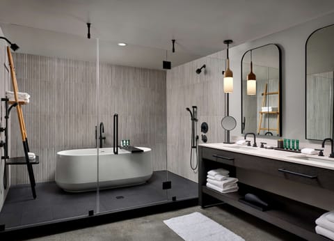 Studio King, Coastline View (Fire Pit) | Premium bedding, down comforters, pillowtop beds, in-room safe