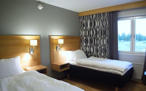 Twin Room | Free WiFi, bed sheets