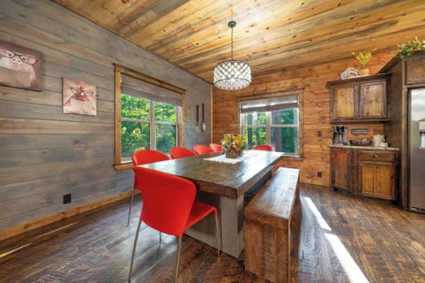 Cozy dinning area for many special meals