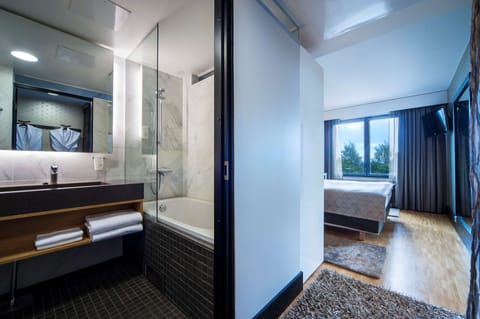 Junior Suite | Premium bedding, memory foam beds, minibar, in-room safe