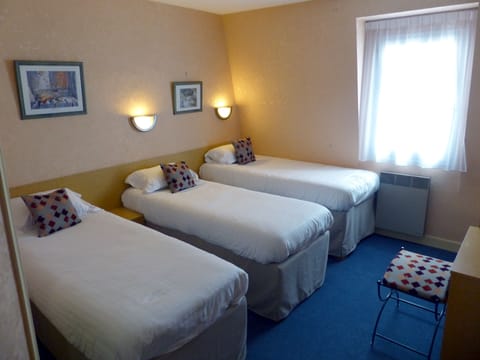 Triple Room, Private Bathroom | 1 bedroom