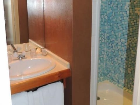 Family Suite, Ensuite | Bathroom