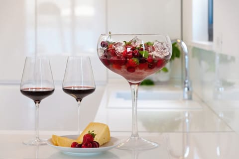 Drinks and snacks at the bar in the modern kitchen of the Croatia luxury villa Trogir 1 for rent and vacation on Ciovo