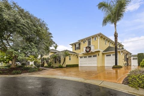 Driveway allows for 5 parking spaces