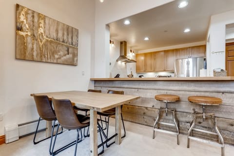 Table and Bar area for lots of seating