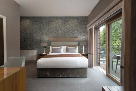 Woodland Suite | Egyptian cotton sheets, premium bedding, pillowtop beds, in-room safe