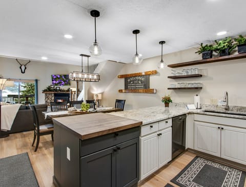 4 Bed/4Bath plus Loft, Plus Garage, Ski/Bike storage, Open Bright Modern Kitchen