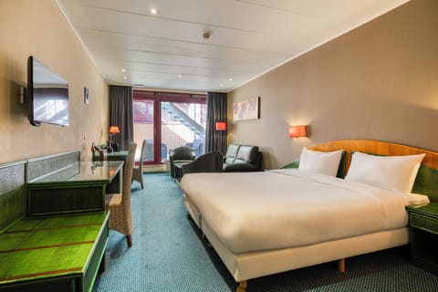 Superior Double Room (Terrace) | In-room safe, desk, blackout drapes, free WiFi