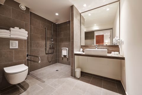 Standard Room, 1 King Bed, Accessible, Non Smoking | Bathroom | Free toiletries, hair dryer, bathrobes, slippers