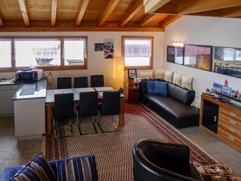 Table, Furniture, Window, Picture Frame, Couch, Building, Living Room, Wood, Interior Design, Architecture