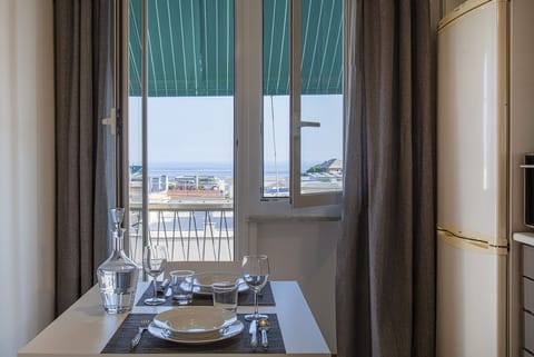 Apartment, 2 Bedrooms, Balcony, Sea View | Private kitchen | Full-size fridge, microwave, oven, stovetop