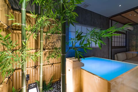 Private Vacation Home | Private spa tub