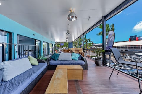 Basic Apartment | Terrace/patio