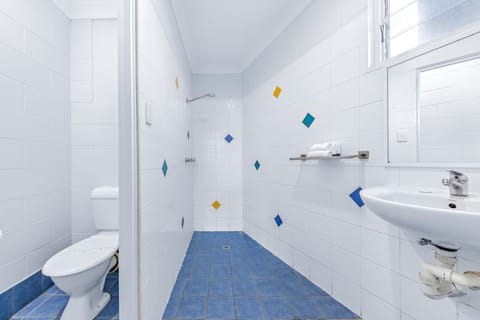 Classic Studio, 1 Bedroom | Bathroom | Shower, rainfall showerhead, hair dryer, towels
