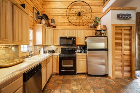 Full Kitchen-Old West Decor