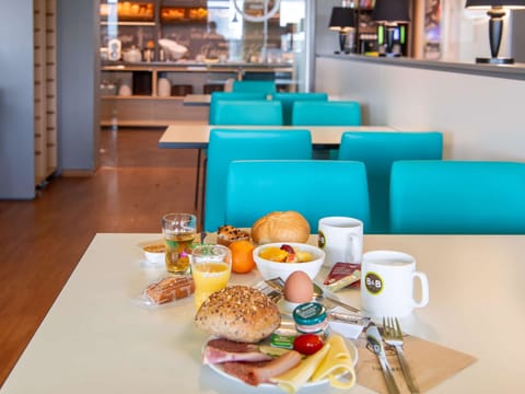 Daily buffet breakfast (EUR 12.9 per person)