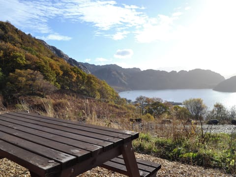 Sitting-out-area | Mango Pony’s Bothy - Five Diabaig, Diabaig