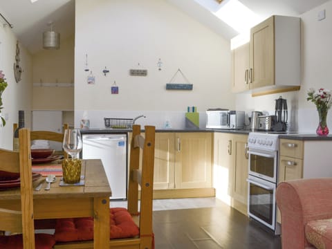 Open plan living space | Mango Pony’s Bothy - Five Diabaig, Diabaig