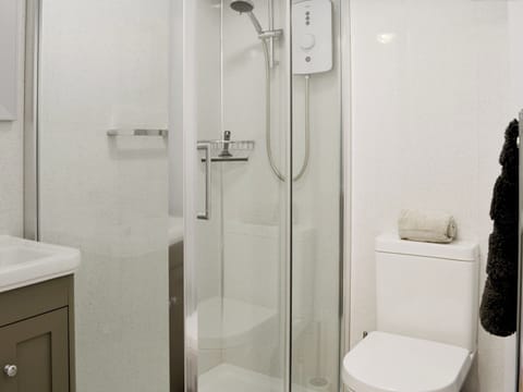Shower room | No 7, Gatehouse of Fleet