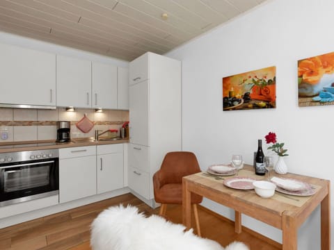 Table, Furniture, Property, Cabinetry, Countertop, Wood, Comfort, Interior Design, Living Room, Kitchen Appliance