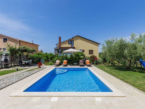 Swimming Pool, Resort, Residential Area, Estate, Leisure, Eco Hotel, Outdoor Furniture, Umbrella, Flagstone, Thermae