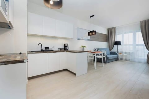 Fully equipped kitchenette.