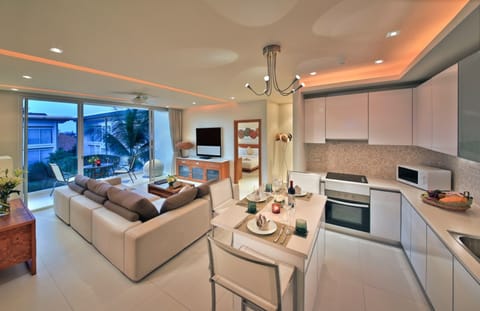 Two bedroom Penthouse Suite | In-room dining