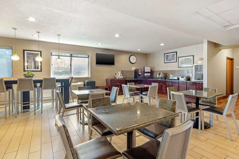 Free continental breakfast