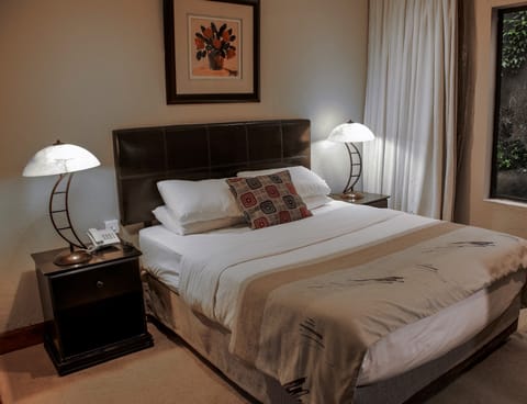 Egyptian cotton sheets, premium bedding, in-room safe