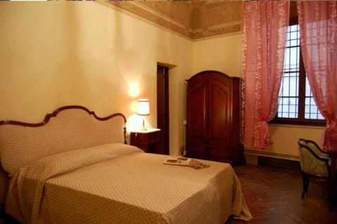 Superior Double Room, Private Bathroom | Individually decorated, individually furnished, desk, laptop workspace