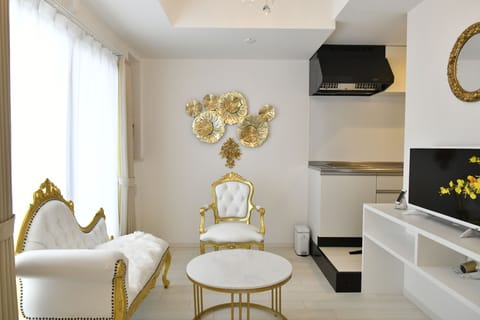 Corner Suite | In-room dining