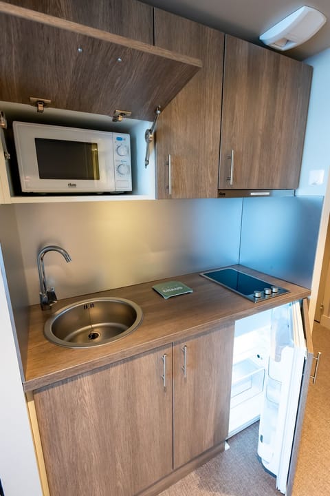 Superior Studio | Private kitchen | Coffee/tea maker, electric kettle