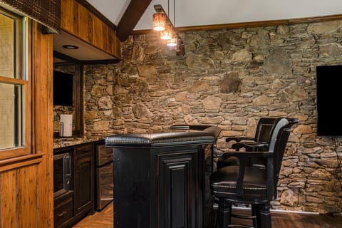 Where Memories Are Stirred & Cocktails Are Shaken