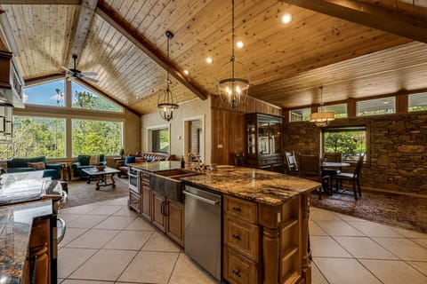 Chef's Gourmet Kitchen w/ Two Ovens