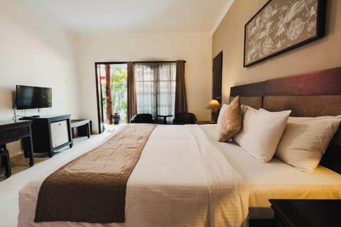 Super Deluxe Room | 1 bedroom, in-room safe, desk, free WiFi