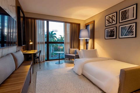 Junior Suite, 1 King Bed with Sofa bed, City View | Premium bedding, pillowtop beds, minibar, in-room safe