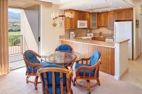 Premium Room, 1 Bedroom, 2 Bathrooms, Ocean View | Private kitchen | Fridge, microwave, stovetop, dishwasher