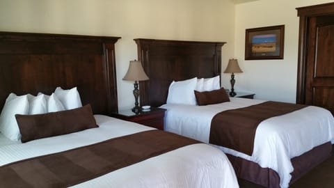 Executive Suite, 2 Queen Beds | Premium bedding, desk, soundproofing, iron/ironing board