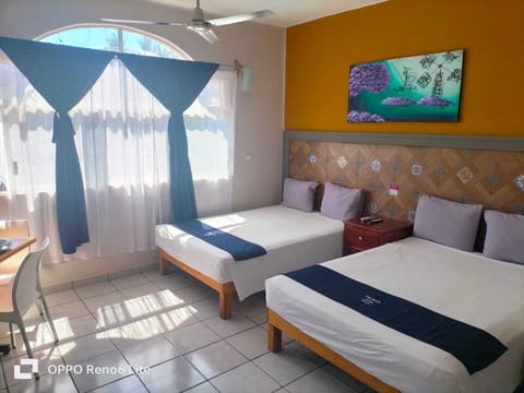 Deluxe Double Room (Doble) | Blackout drapes, free WiFi, bed sheets