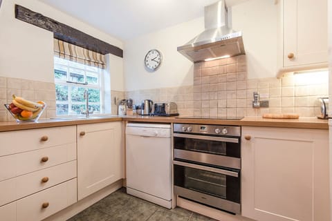 Jasmine cottage kitchen