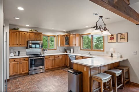 Fully Stocked Kitchen