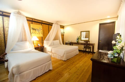 Super Deluxe Main Building | Minibar, in-room safe, iron/ironing board, free WiFi