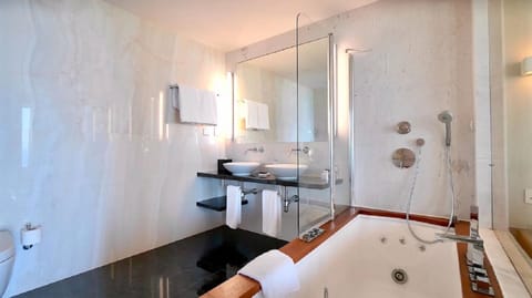 Presidential Suite, Sea View | Bathroom | Hair dryer, towels