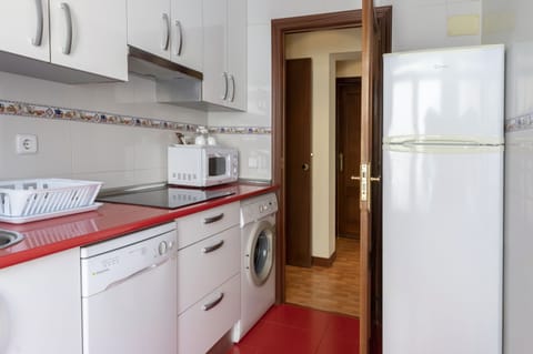 Superior Room, 1 Double Bed, Kitchen, City View | Private kitchen