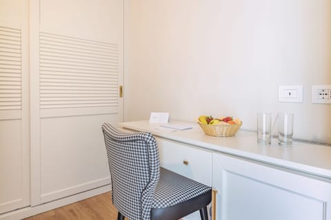 Suite | Minibar, in-room safe, individually furnished, desk