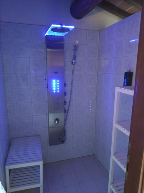 Suite, Valley View | Bathroom shower